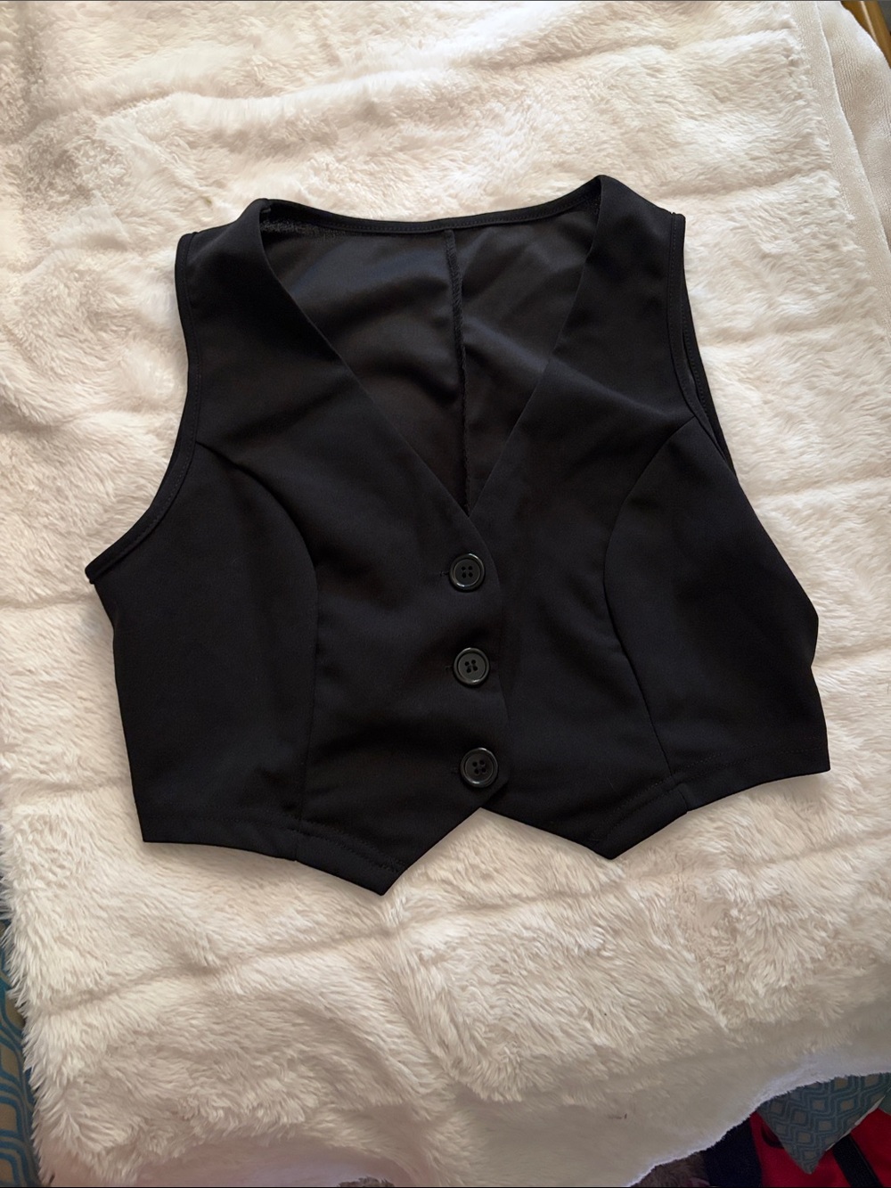 SHEIN Black Women's Button-Front V-Neck Crop Vest